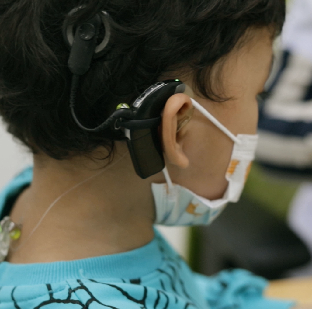 (โทรศัพท์)"สิทธิประโยชน์จาก สปสช. คัดกรองการได้ยินของทารกแรกเกิด  หาก ‘ประสาทหูเสื่อม’ ต้องผ่าตัด ‘บัตรทอง’ ก็ครอบคลุม